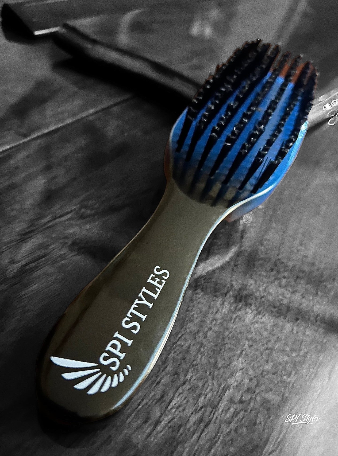 BLUE OMBRÉ 7 Row Wave Professional - Medium Wave Brush - SPI Styles